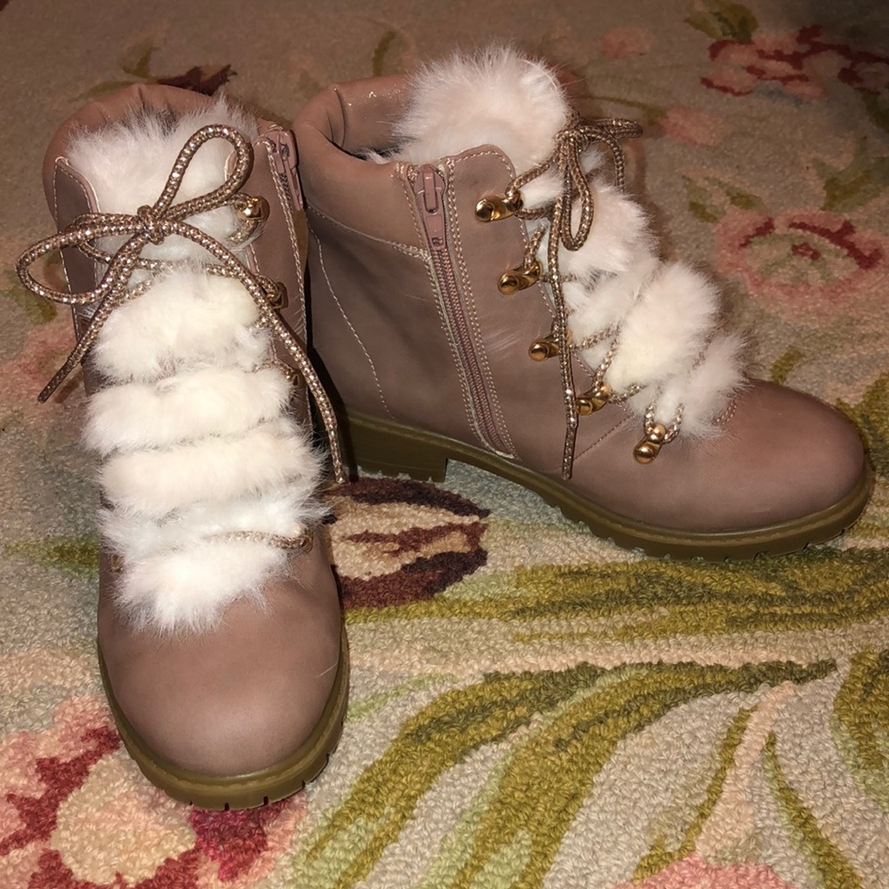 Big girl size 4 combat boot with fur